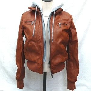 *Like New.New Look Jacket, size S (Teen)